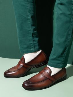 La Botte - Men Brown Solid Loafers