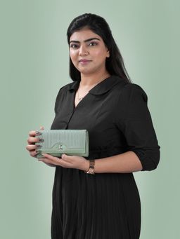 Mochi - Textured Green Wallet