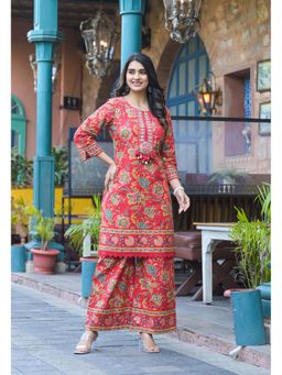 Autumnlane - Red Sahila Crimson Cotton Kurta with Pant (Set of 2)