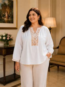 Oxolloxo - Plus Size White Embroidered Top
