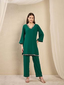 First Resort by Ramola Bachchan - Women Polyester Crepe Solid Green Kurti And Pant