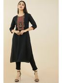 Black color option, Sold out, Currently selected