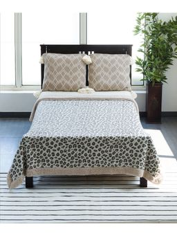 PLUCHI - Leopard Design Pale Whisper Cotton Knitted Single Bed Blanket layered with Warm Sherpa