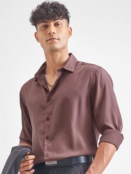 HIGHLANDER - Men Maroon Silk Look Solid Shirt