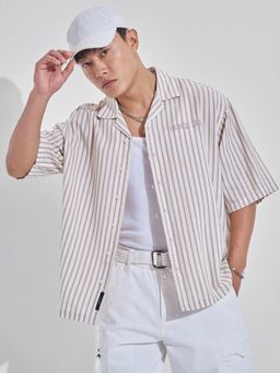 HIGHLANDER - Men Cream Mauve Boxy Graphic Shirt