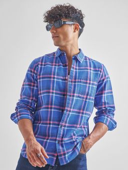 HIGHLANDER - Men Blue Black Regular Collar Checked Slim Shirt