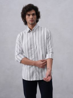 CRIMSOUNE CLUB - Men Stripes White Shirt