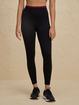 Nykd by Nykaa - Seamless Game Changer Ankle Length Flattering Booty Leggings-NYK406-Black