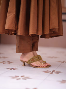 ERIDANI - Leela Antique Kolhapuri Sandals Heels