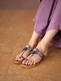 ERIDANI - Saivi Brown Kolhapuris