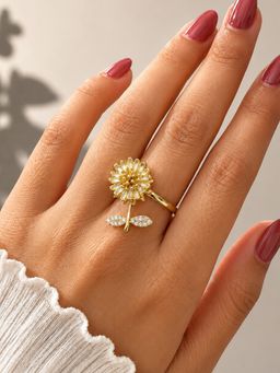 ARTKLIM - White Sun Daisy Revolving Flower Crystal Adjustable Anti-Tarnish Copper Ring