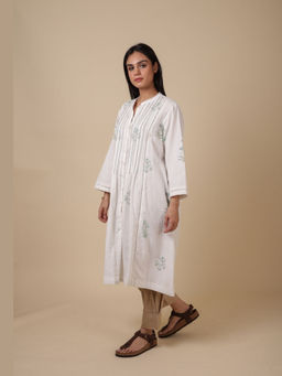 Rhua India - Kari White Kurta With Pant And Scarf
