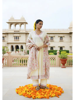 LABEL MAE - Ivory Gulnaz White Kurta With Pant And Dupatta