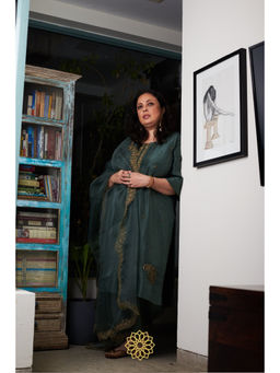Rhua India - Green Silk Embellished Kurta and Pant with Dupatta
