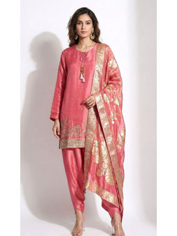 Basanti Kapde aur Koffee - Pink Banarasi Embroidered Kurta With Dhoti And Dupatta