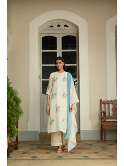 Vaayu - Floral Ivory Kurta With Pant And Dupatta