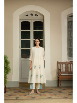 Vaayu - Applique Ivory Top With Pant Co-ords