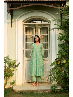 Vaayu - Verdant Embroidered Floral Co-ord Set With Pant
