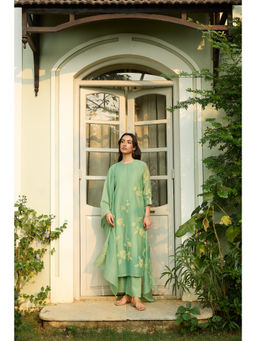 Vaayu - Verdant Applique Kurta Set With Pant and Dupatta