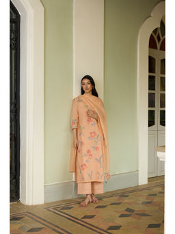 Vaayu - Peach Applique Floral Kurta Set With Pant and Dupatta