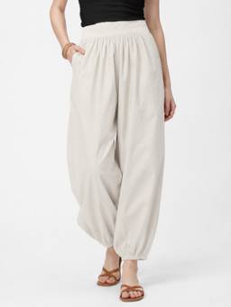 Tikhi Imli - Women Off White Solid/Plain Pure Cotton Pant
