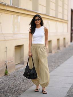 Tikhi Imli - Women Beige Solid/Plain Pure Cotton Pant