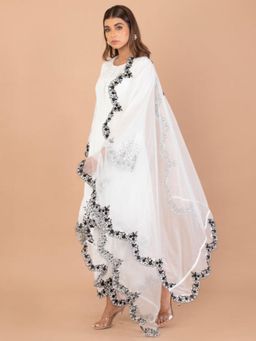 Jiraazi - Zeba Dupatta