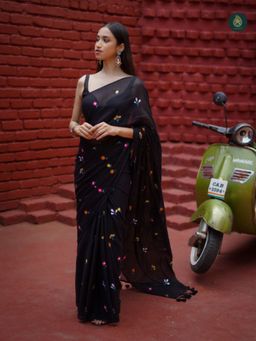 Ethnic Elements - Women Black Mul Cotton Saree Without Blouse