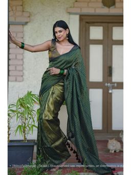 Ethnic Elements - Women Olive Mul Cotton Saree Without Blouse