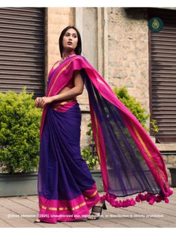 Ethnic Elements - Women Navy Blue Mul Cotton Saree Without Blouse