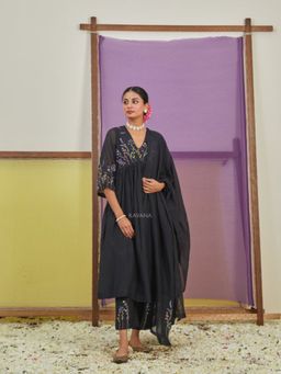 KAVANA - Women Embroidered Black Mehr Dupatta