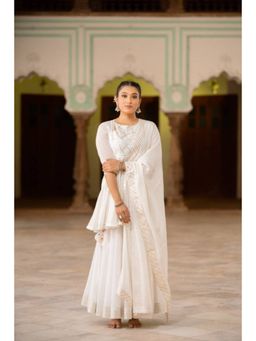 Taraasi - QURBAT' White Mulmul Cotton Dupatta