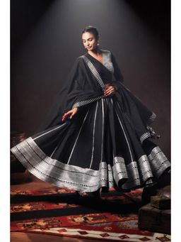 Taraasi - QURBAT' Black Mulmul Cotton Dupatta