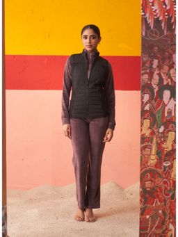 Lakshita - Black Sleeveless High-Neck Jacket For Women with Pockets