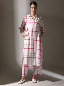 Dora Dori - Relaxed Fit Pink Checked Pure Cotton Printed Shirt Collar Kurta With Trouser