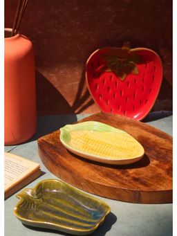 WEAVING HOMES - Berry & Veggie Delight Platters With Red, Green & Yellow Color