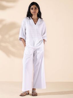 trueBrowns - White Cotton Dobby V-Neck Co-Ord (Set of 2)