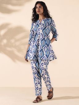 trueBrowns - Multi-Color Cotton Ikat Relaxed Co-Ord (Set of 2)