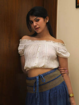 Veeralda - Swiss Dot Smocked Top