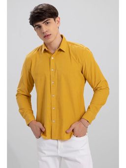 Snitch - Men Mustard Solid Full Sleeves Slim Casual Shirt