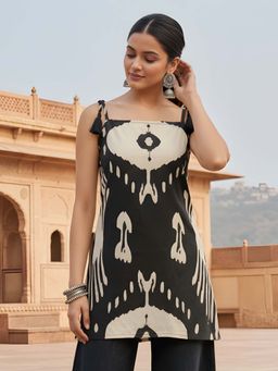 Dora Dori - Women Black Printed Tassels Kurti