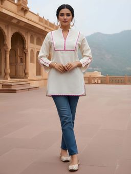 Dora Dori - Women Off White Solid Printed Kurti