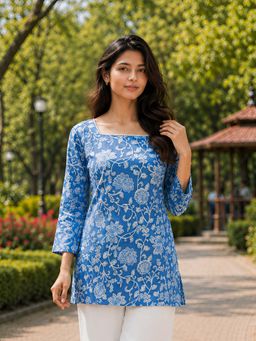 KAFTANIZE - Women Blue Floral Printed Kurti