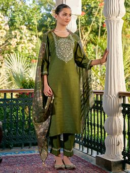 Women Plus - Women Green Floral Embroidered Kurta with Pant and Dupatta