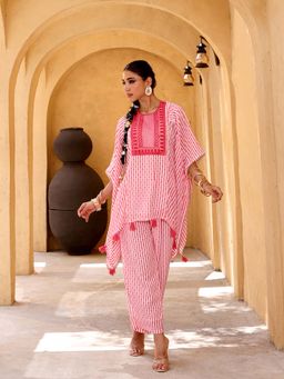Qissa - Women Pink Printed Embroidered Co-Ord Set