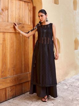 Qissa - Women Black Self Design Kurta with Crop Top and Palazzo