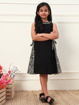 Bugandbees - A-Line Knot Dress