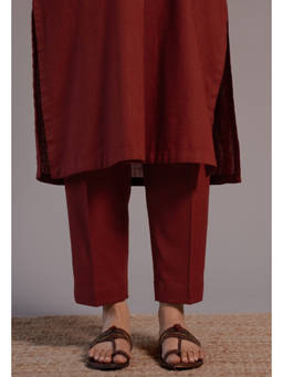 The Indian Ethnic Co. - Maroon Madder Solid Slub Cotton Narrow Pant