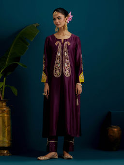 Anantaa by Roohi Trehan - Purple Paisley Yoke Kurta