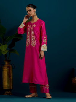 Anantaa by Roohi Trehan - Pink Paisley Yoke Kurta